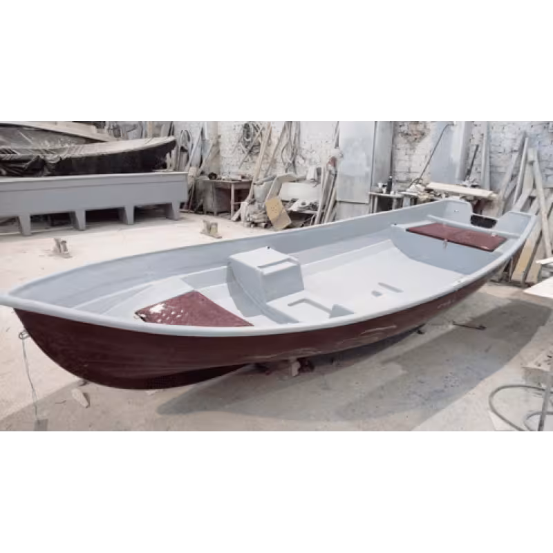 Лодка пластиковая Онегокомпозит СЛК-430 с привальным брусом