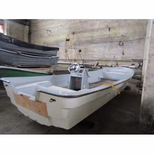 Лодка пластиковая Онегокомпозит СЛК-780 с дистанционным управлением