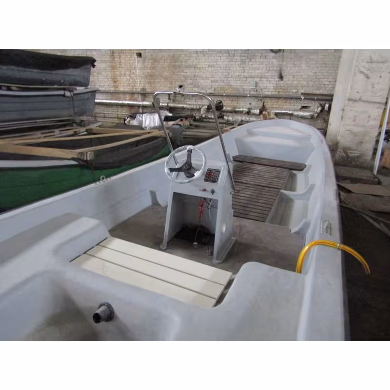 Лодка пластиковая Онегокомпозит СЛК-780 с дистанционным управлением