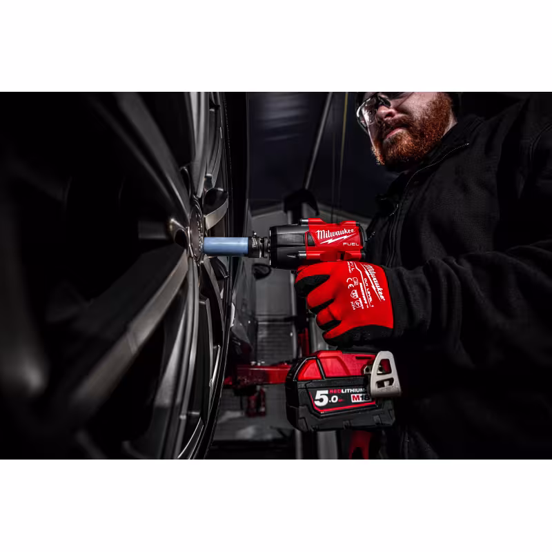 Гайковерт аккумуляторный ударный Milwaukee M18 FMTIW2P12-502X Fuel