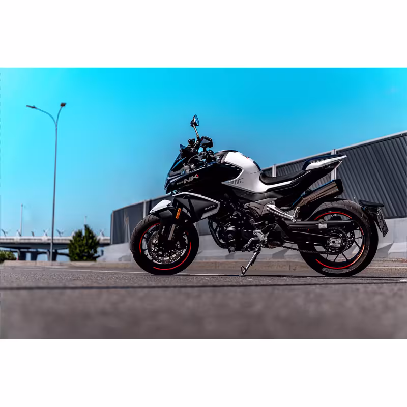 Мотоцикл дорожный CFMOTO 800NK Advanced, белый