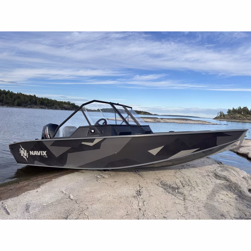 Лодка пластиковая с консолью Navix C43, красный