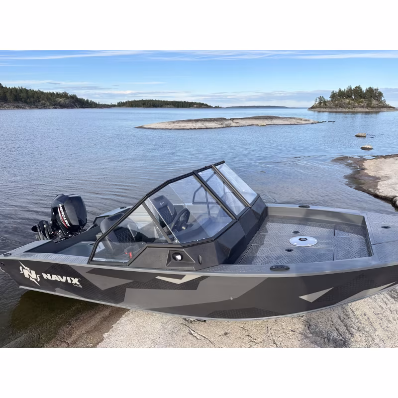 Лодка пластиковая с консолью Navix C43, красный