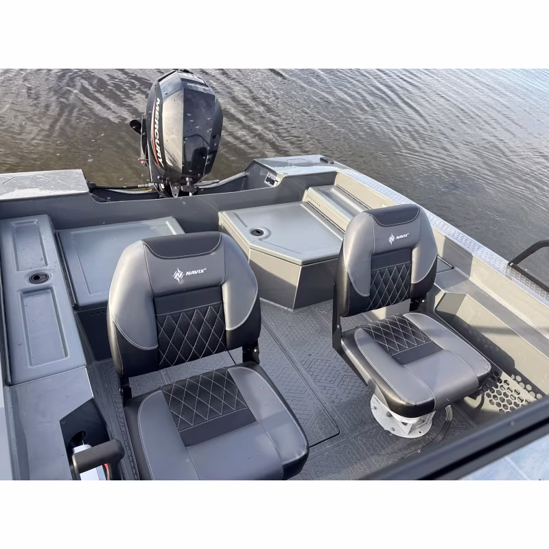 Лодка пластиковая с консолью Navix C43, красный
