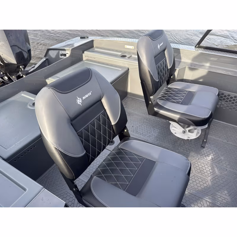 Лодка пластиковая с консолью Navix C43, красный