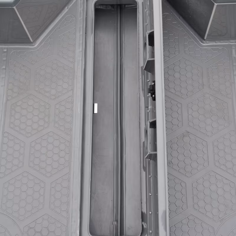 Лодка пластиковая с консолью Navix C43, красный