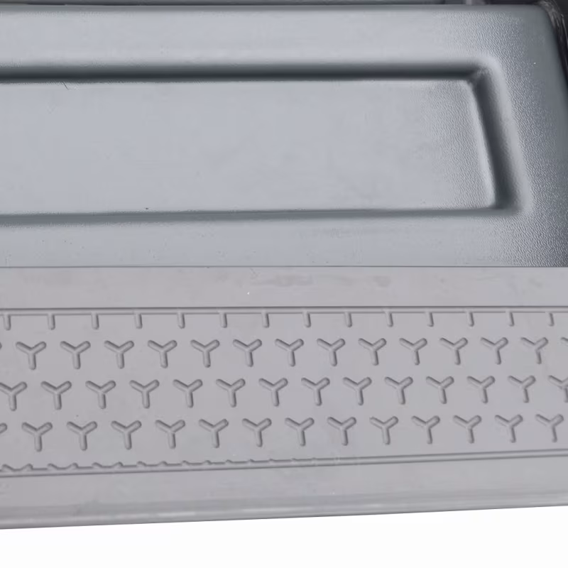 Лодка пластиковая с консолью Navix C43, красный