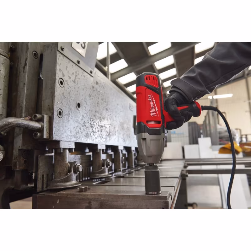 Гайковерт сетевой ударный Milwaukee IPWE 520 R