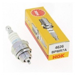 Свеча зажигания NGK BPMR7A (бензопилы/мотокосы)