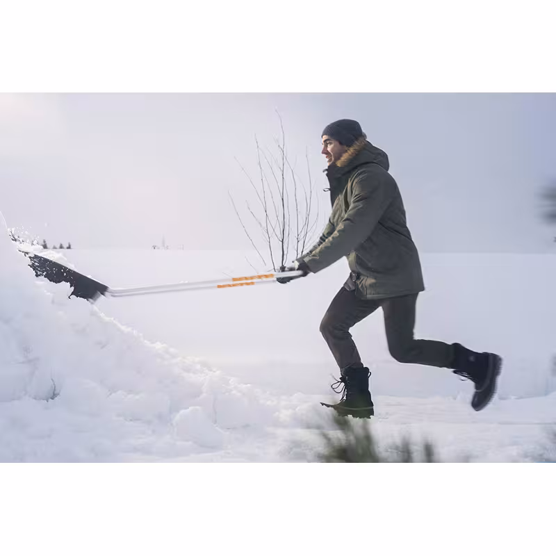 Лопата-скрепер для снега Fiskars SnowXpert 1003470