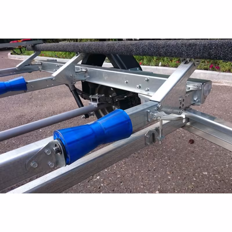 Ролик килевой Трейлер, с кронштейном