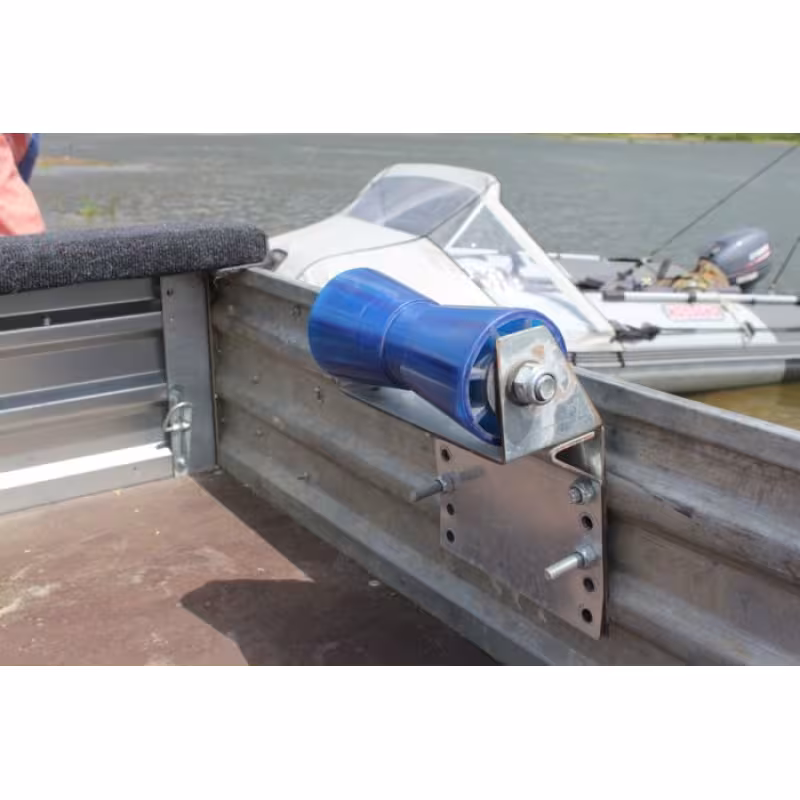 Ролик килевой Трейлер, с кронштейном