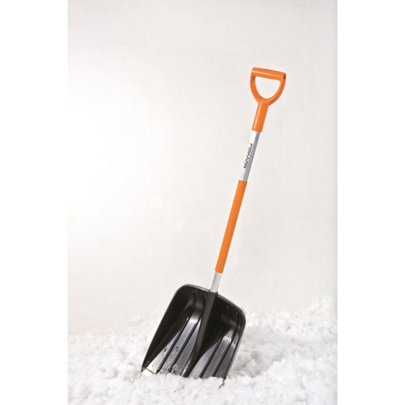 Лопата снеговая Fiskars SnowXpert 1026793/141001