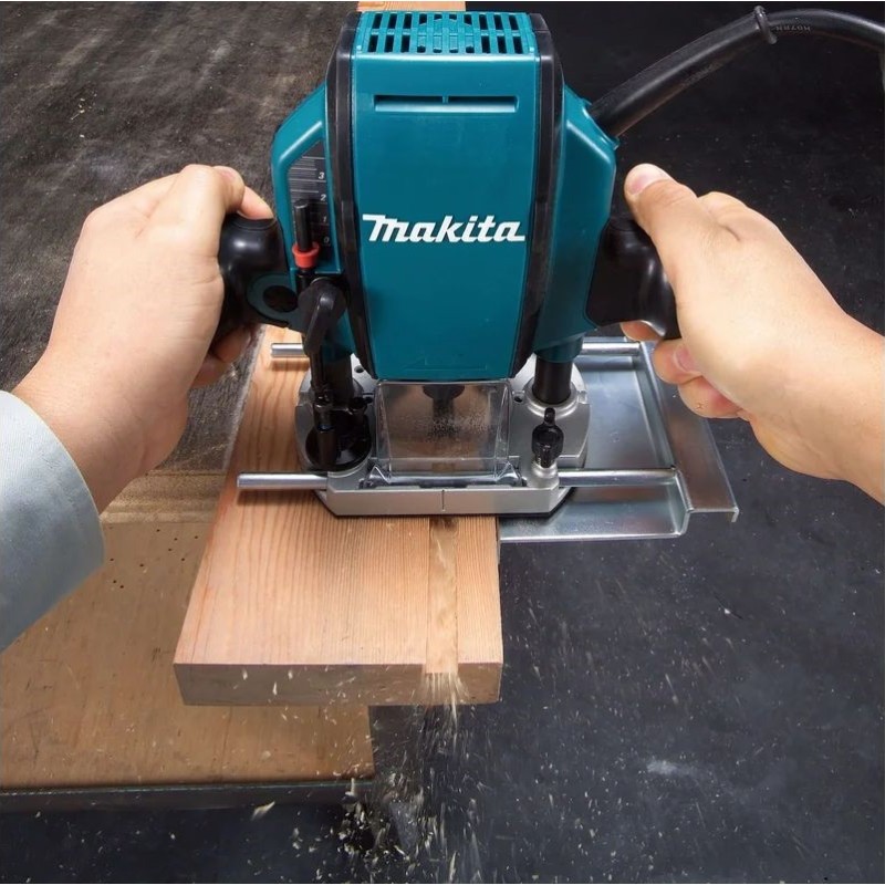 Фрезер погружной сетевой Makita RP0900