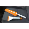 Щетка-скребок для автомобиля Fiskars SnowXpert 1019352 с водосгоном