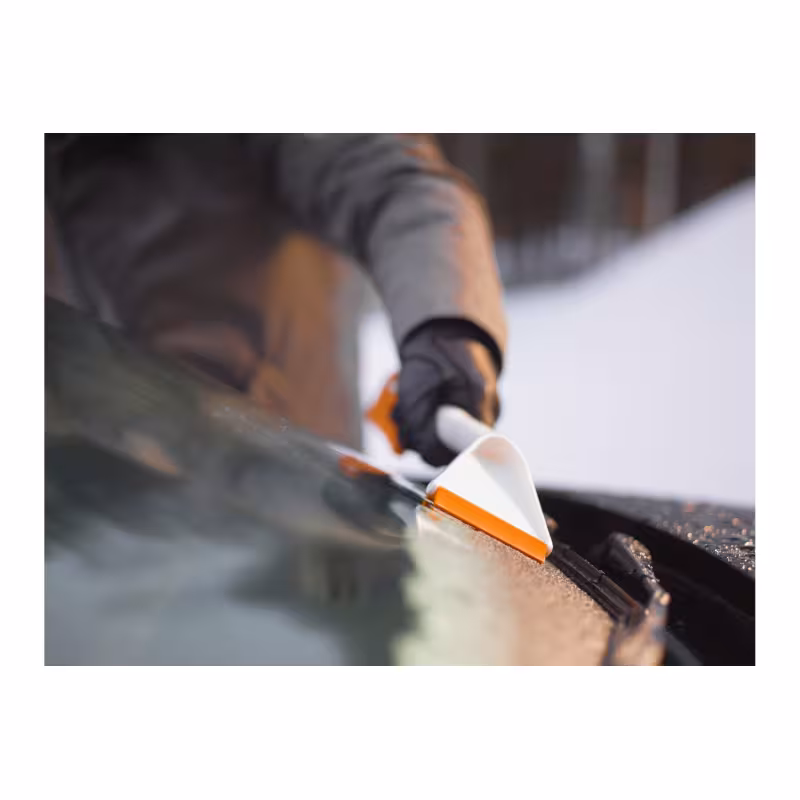 Щетка-скребок для автомобиля Fiskars SnowXpert 1019352 с водосгоном