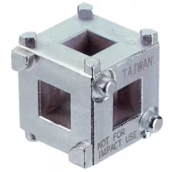 Приспособление для разжатия тормозных цилиндров (Насадка " КВАДРАТ" универсальная под 3/8 вороток)  