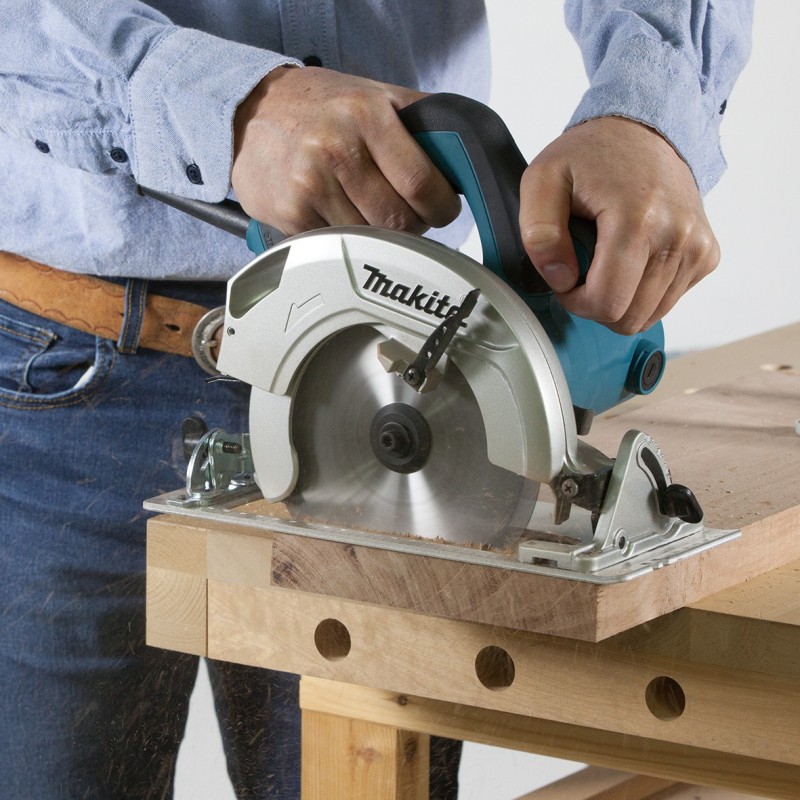 Пила дисковая сетевая Makita HS6601