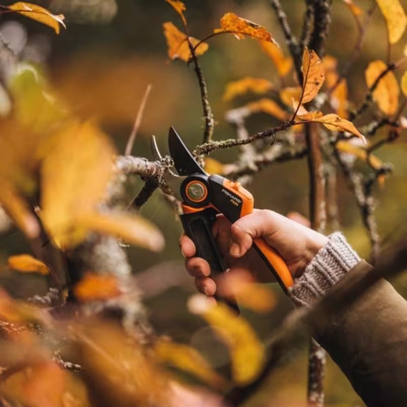 Секатор плоскостной с силовым приводом Fiskars PowerGear X PX94 1023628