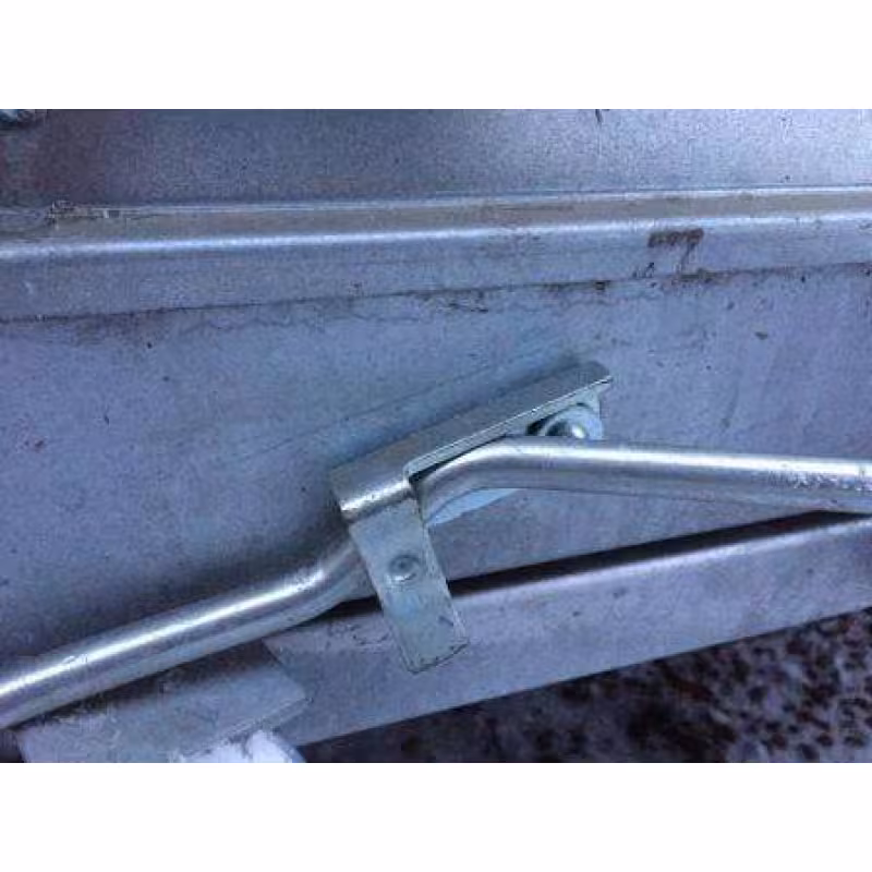 Фиксатор ручки борта МЗСА 817701.001-00.00.135-01, левый