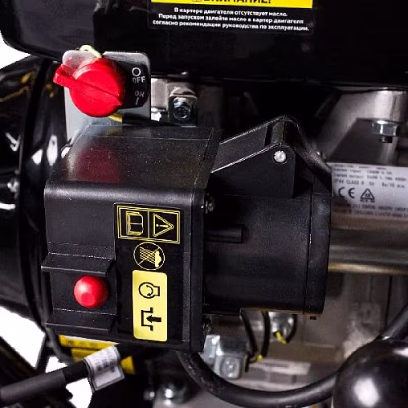 Снегоуборщик бензиновый Champion STT1170E