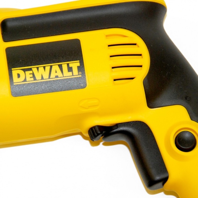 Дрель ударная сетевая DeWALT DWD024S