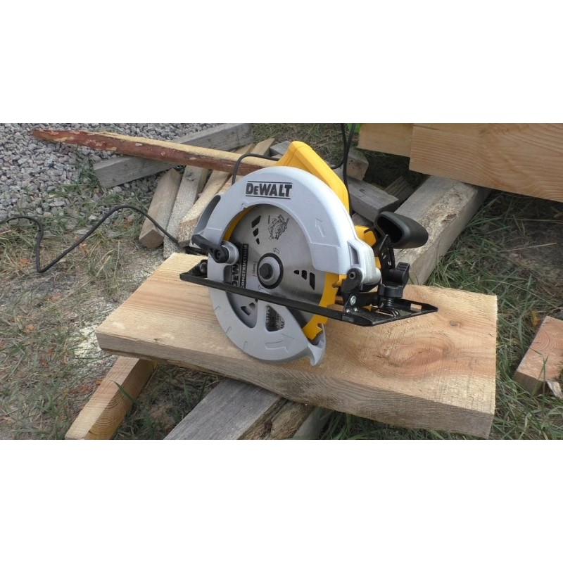 Пила дисковая сетевая DeWALT DWE560B