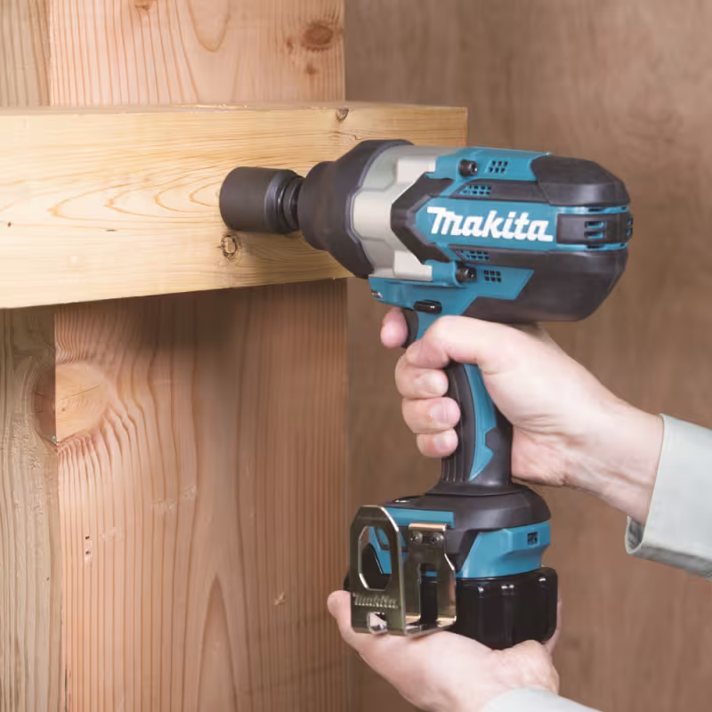Гайковерт аккумуляторный ударный Makita DTW1002Z