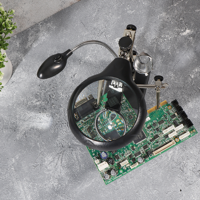 Держатель с лупой "третья рука" Rexant 12-0250, LED подсветка, подставка под паяльник