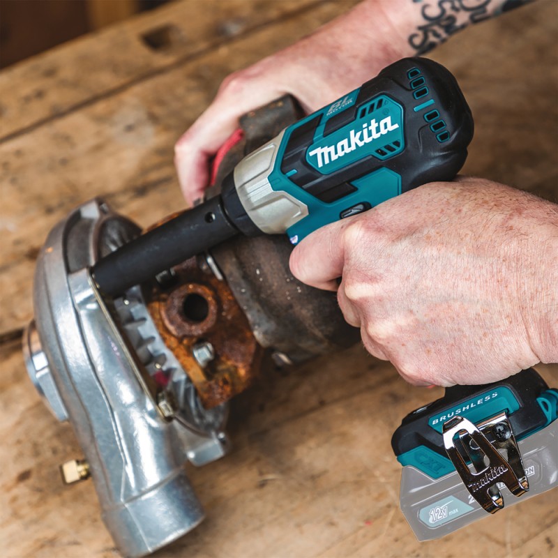 Гайковерт аккумуляторный ударный Makita TW161DZ