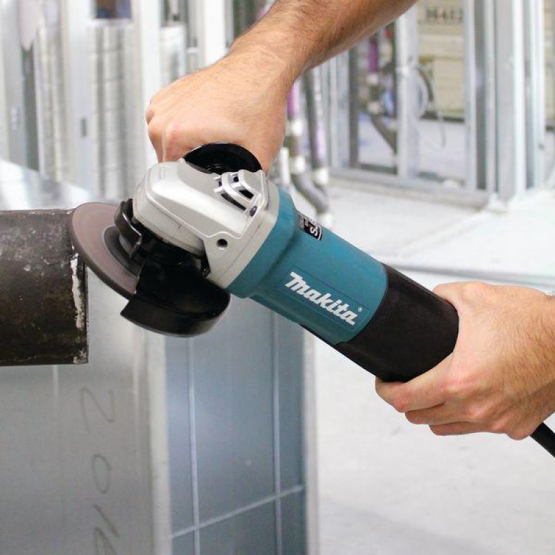 Шлифмашина угловая сетевая Makita 9565PCV 