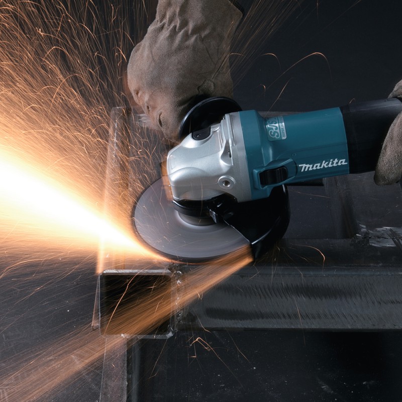 Шлифмашина угловая сетевая Makita GA6040C 