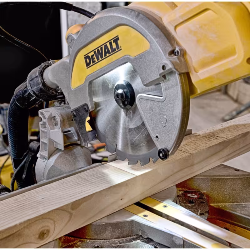 Пила торцовочная сетевая DeWALT DWS777