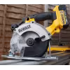 Пила дисковая аккумуляторная DeWALT DCS373N