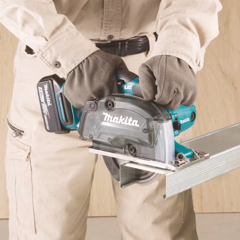 Пила дисковая аккумуляторные Makita LXT DCS552Z