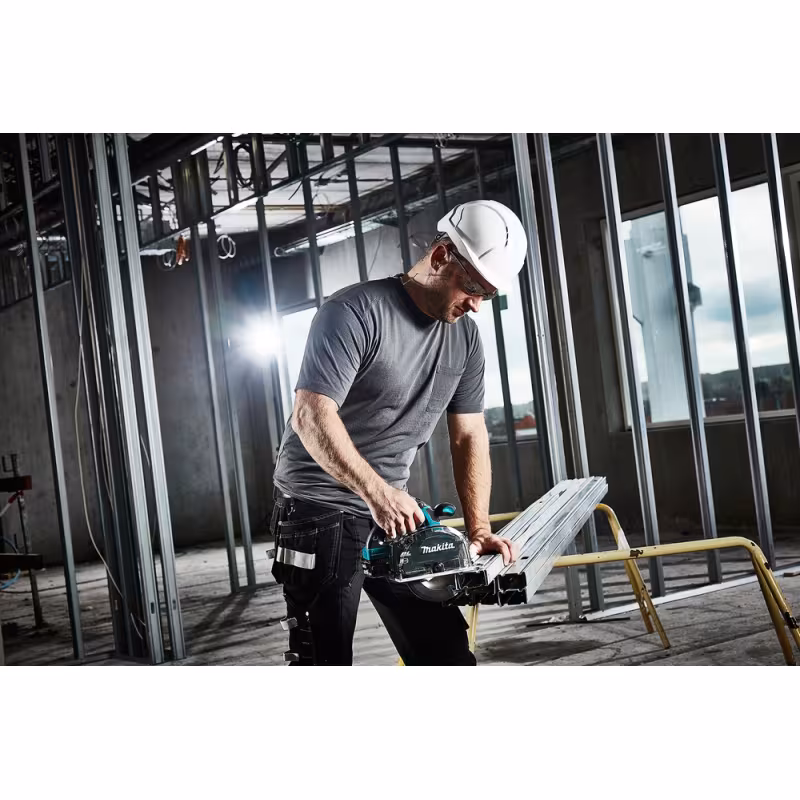 Пила дисковая аккумуляторная Makita LXT DCS553Z