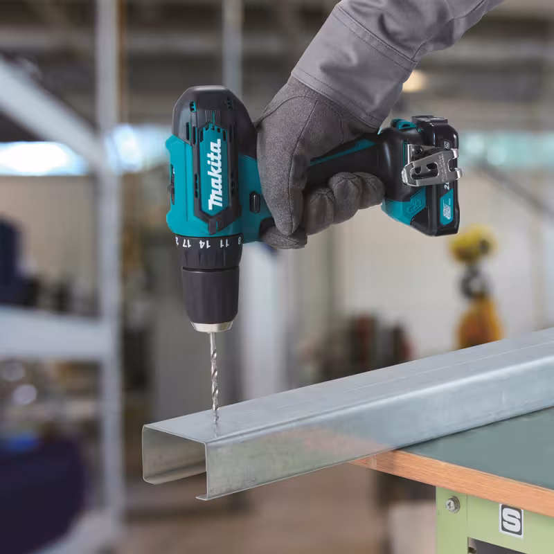 Дрель-шуруповерт ударная аккумуляторная Makita CXT HP333DWAE