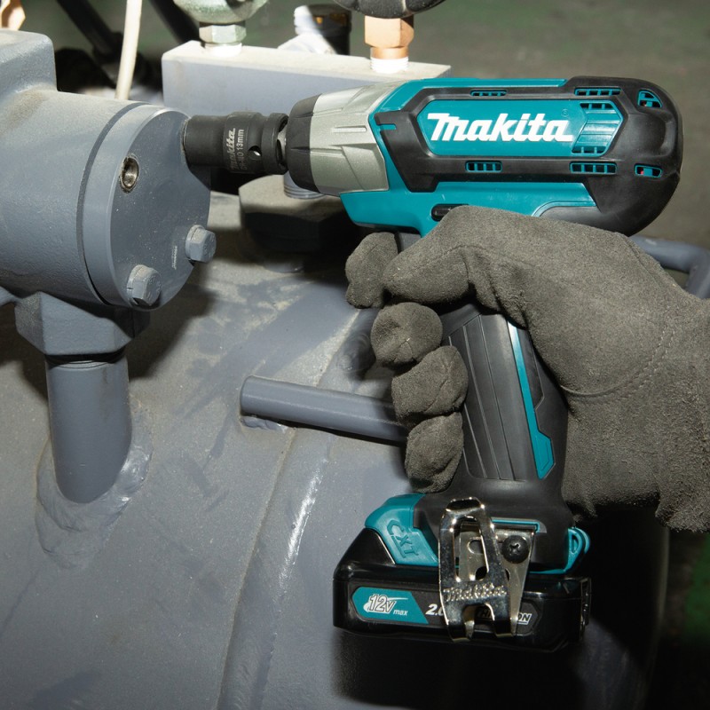 Гайковерт аккумуляторный ударный Makita TW141DZ