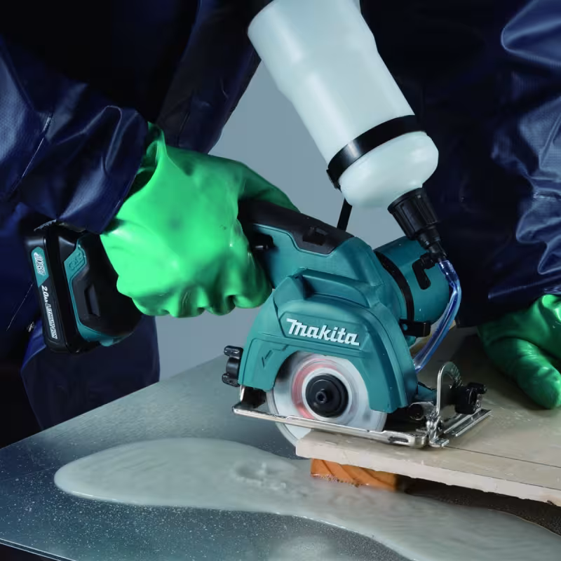 Пила дисковая аккумуляторная Makita CXT CC301DZ