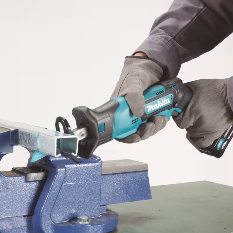 Пила сабельная аккумуляторная Makita JR105DZ
