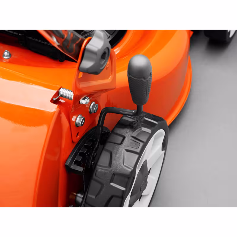 Газонокосилка бензиновая Husqvarna LC 151SS