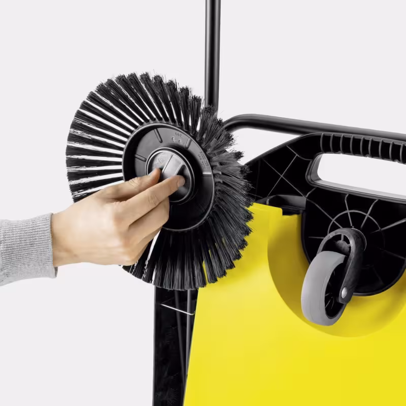 Машина подметальная механическая Karcher S 4 Twin