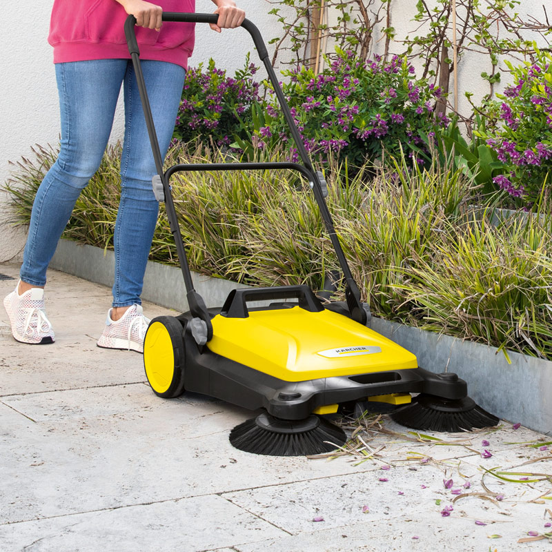 Машина подметальная механическая Karcher S 4 Twin