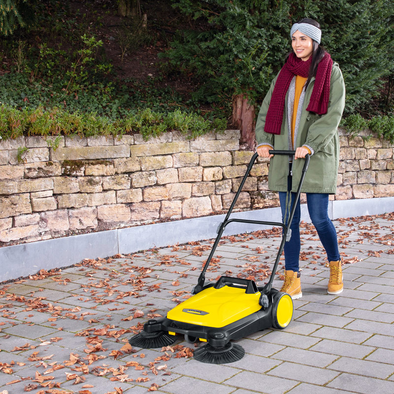 Машина подметальная механическая Karcher S 4 Twin