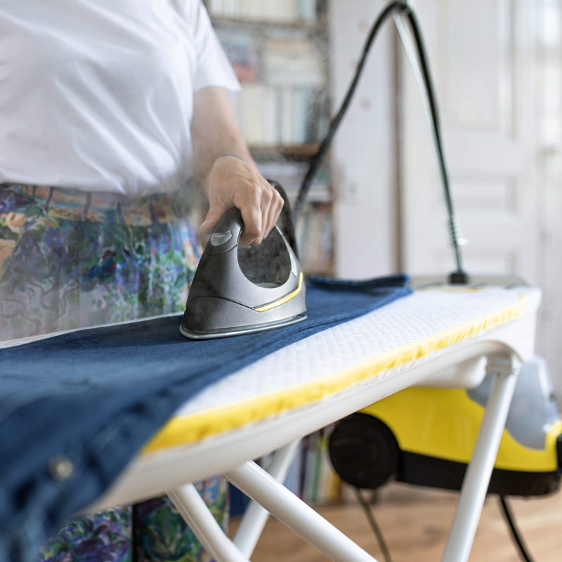 Утюг с отпариванием под давлением Karcher EasyFinish