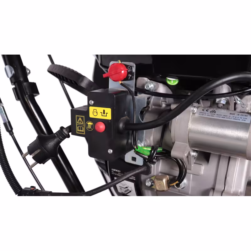 Снегоуборщик бензиновый Champion ST861