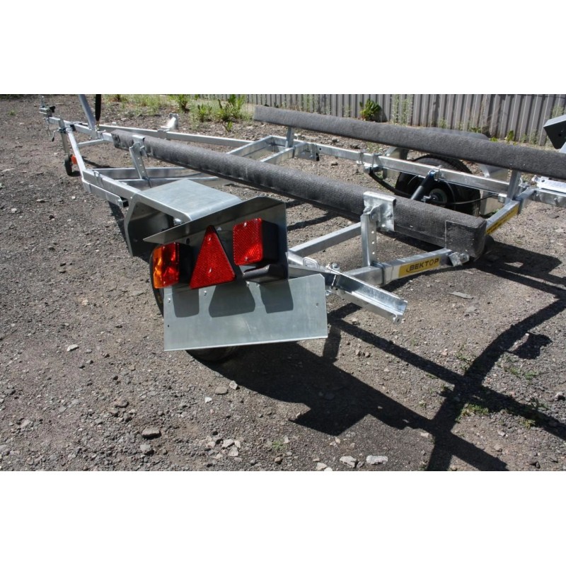 Прицеп лодочный одноосный Вектор ЛАВ 81015С, ложементы