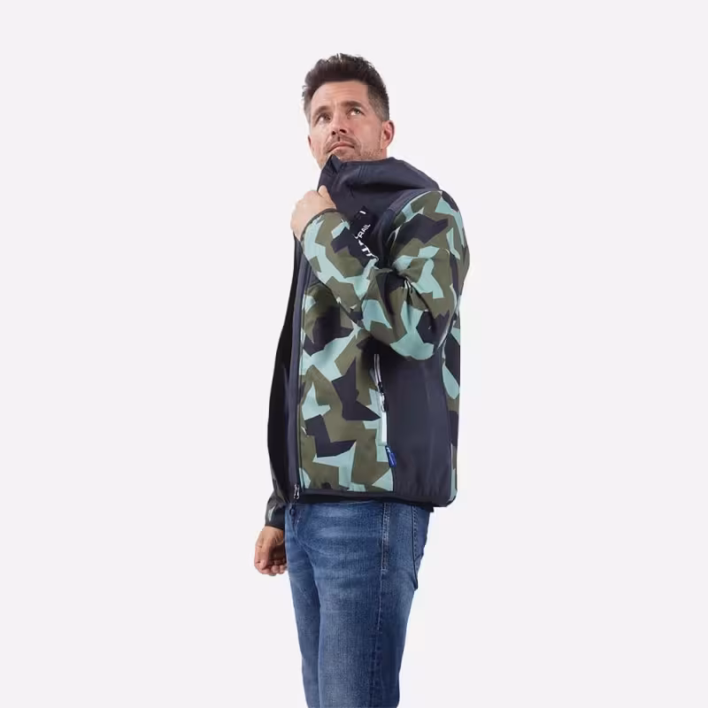 Куртка мужская Finntrail Softshell Nitro 1320 CamoArmy, ткань Софтшелл, зеленый камуфляж/черный, размер 48-50 (M), 170-180 см