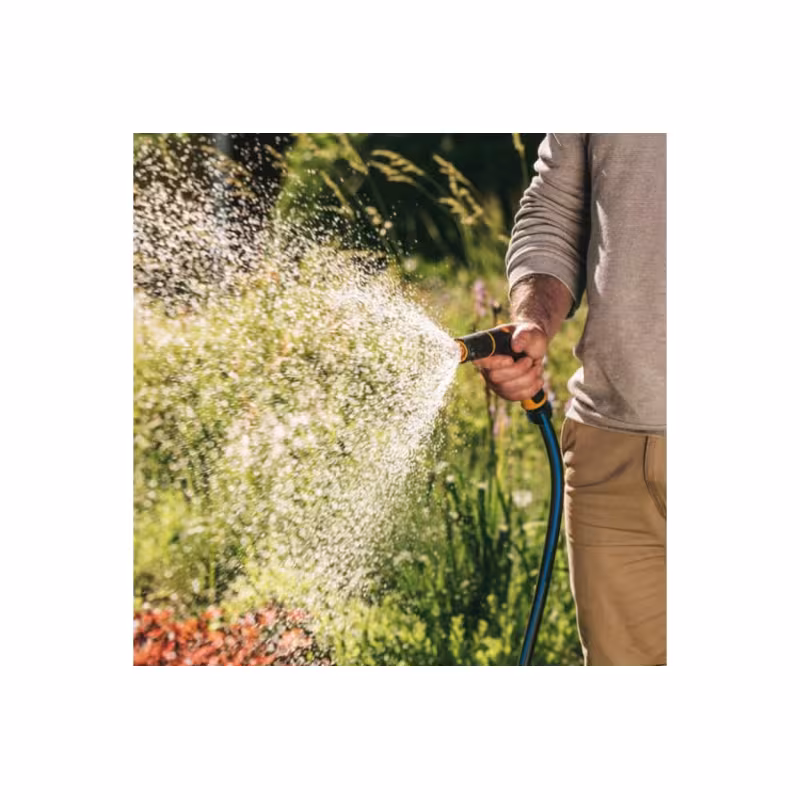 Пистолет поливочный Fiskars 1052182, регулируемый SoftGrip