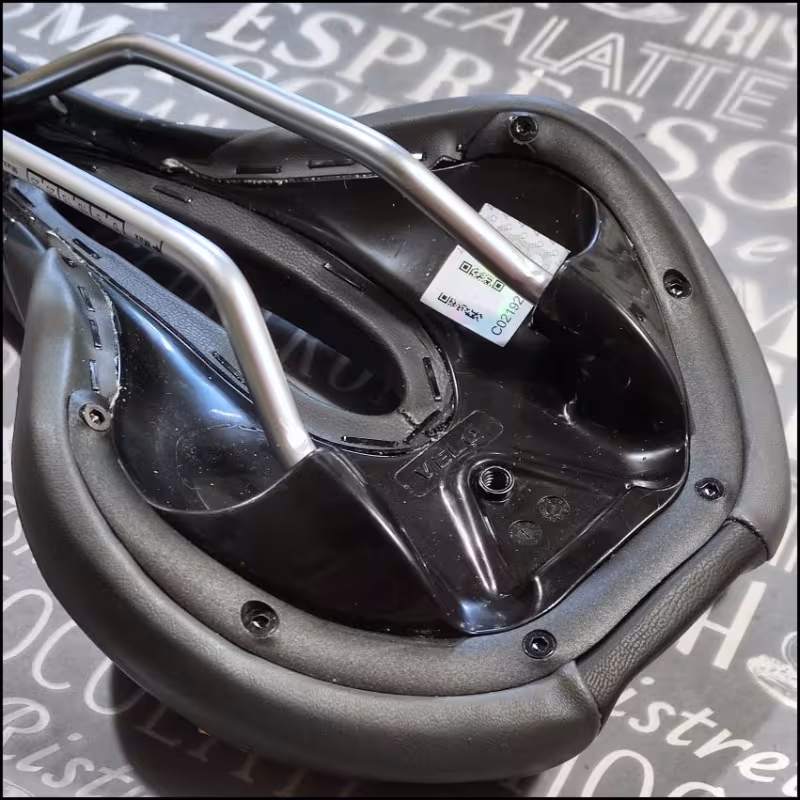 Седло велосипедное Velo VL-3256 MTB 278x150 мм Plush с вент. отверстием